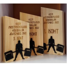 Puidust auhind spordiala figuuriga