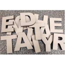 Väljalõigatud puidust täht